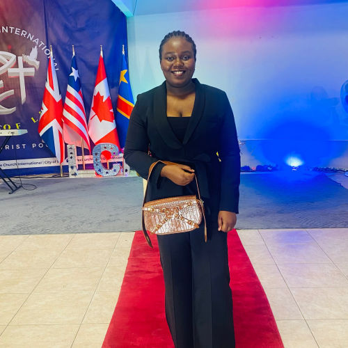 Elvira Nlandu